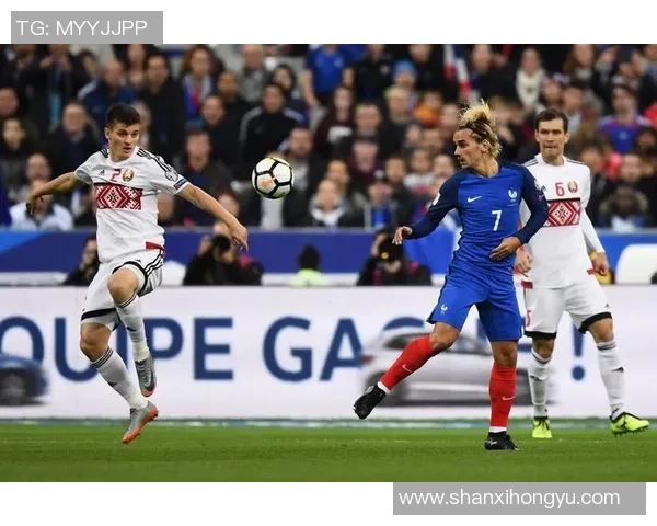 法国与乌拉圭足球对决精彩瞬间图片回顾与分析